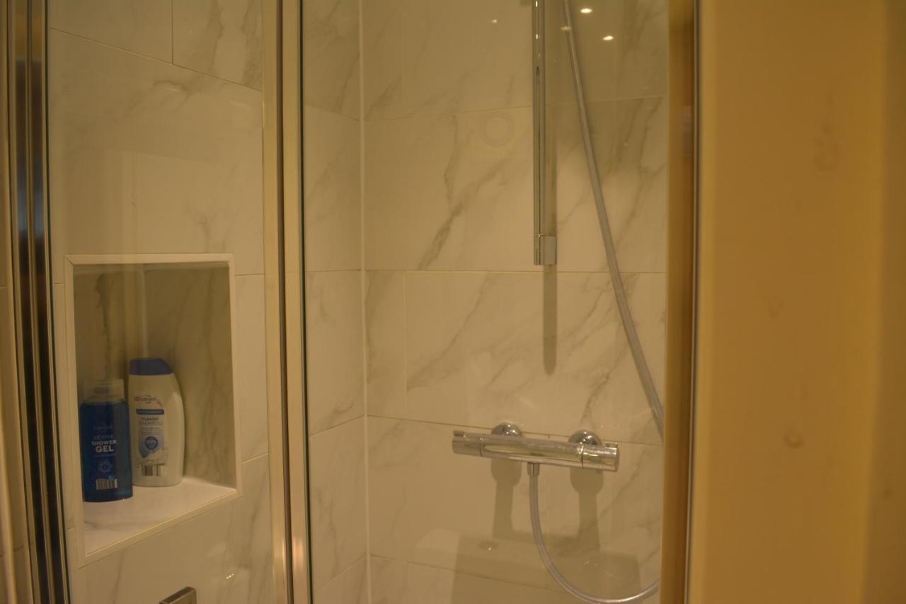 Large Ensuite Room Oxford Exteriör bild